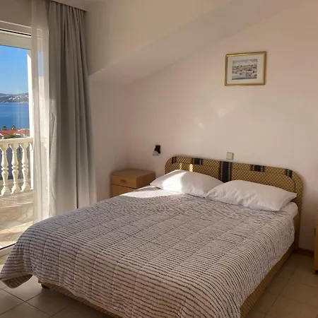 Istuk Apartment *